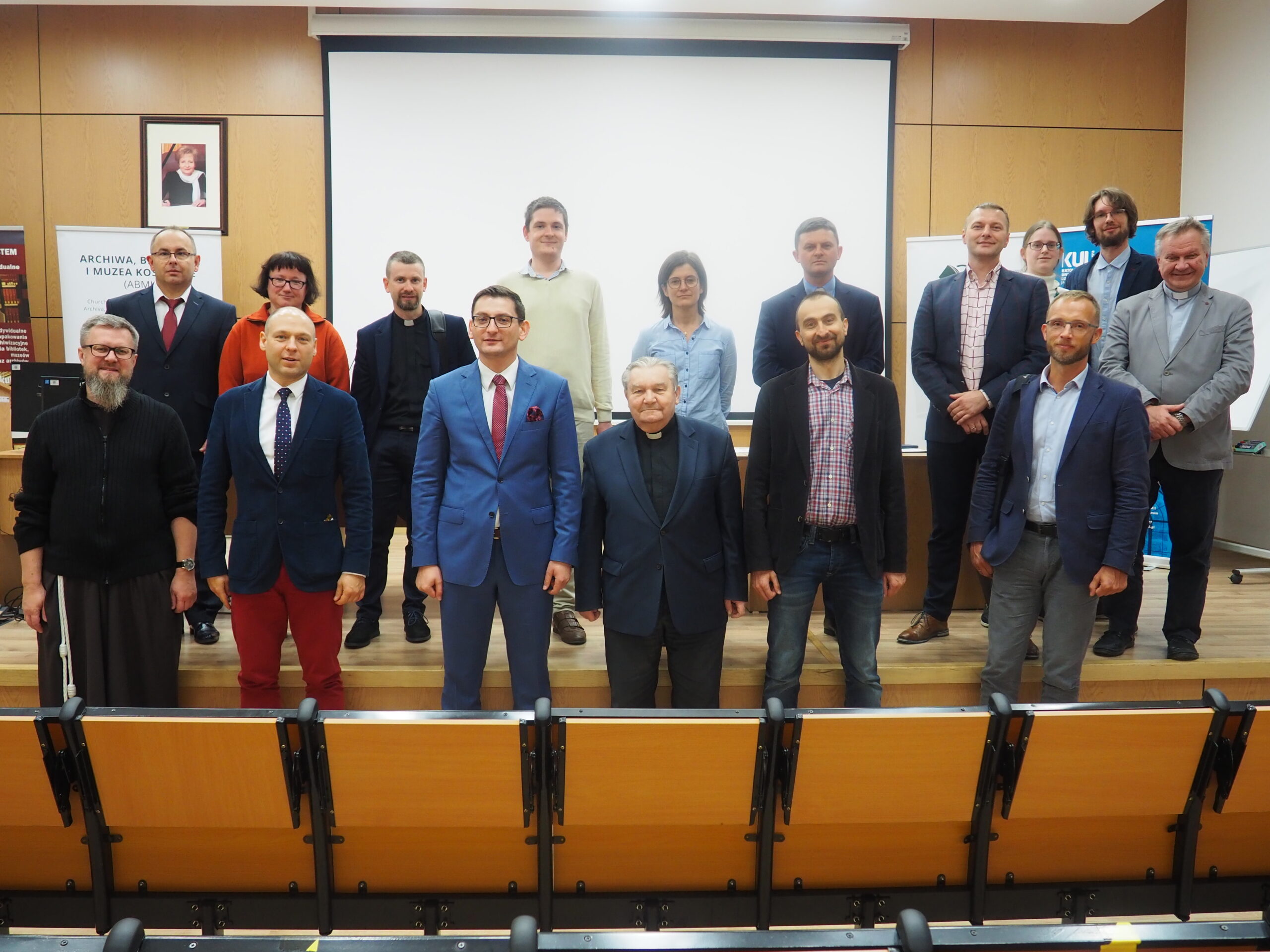 Zdjęcie uczestników na zakończenie konferencji w dniu 6 X 2021 r. 